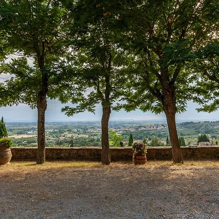 In A Overlooking Val Di Chiana * Cortona